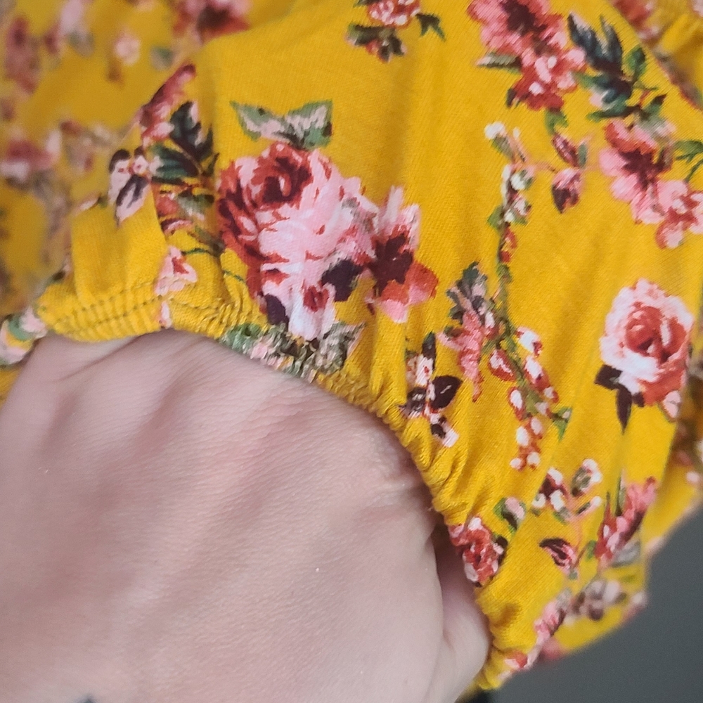 SOLD Off The Shoulder Floral Adjustable Multi Wear  Options Blouse - Picture 6 of 8